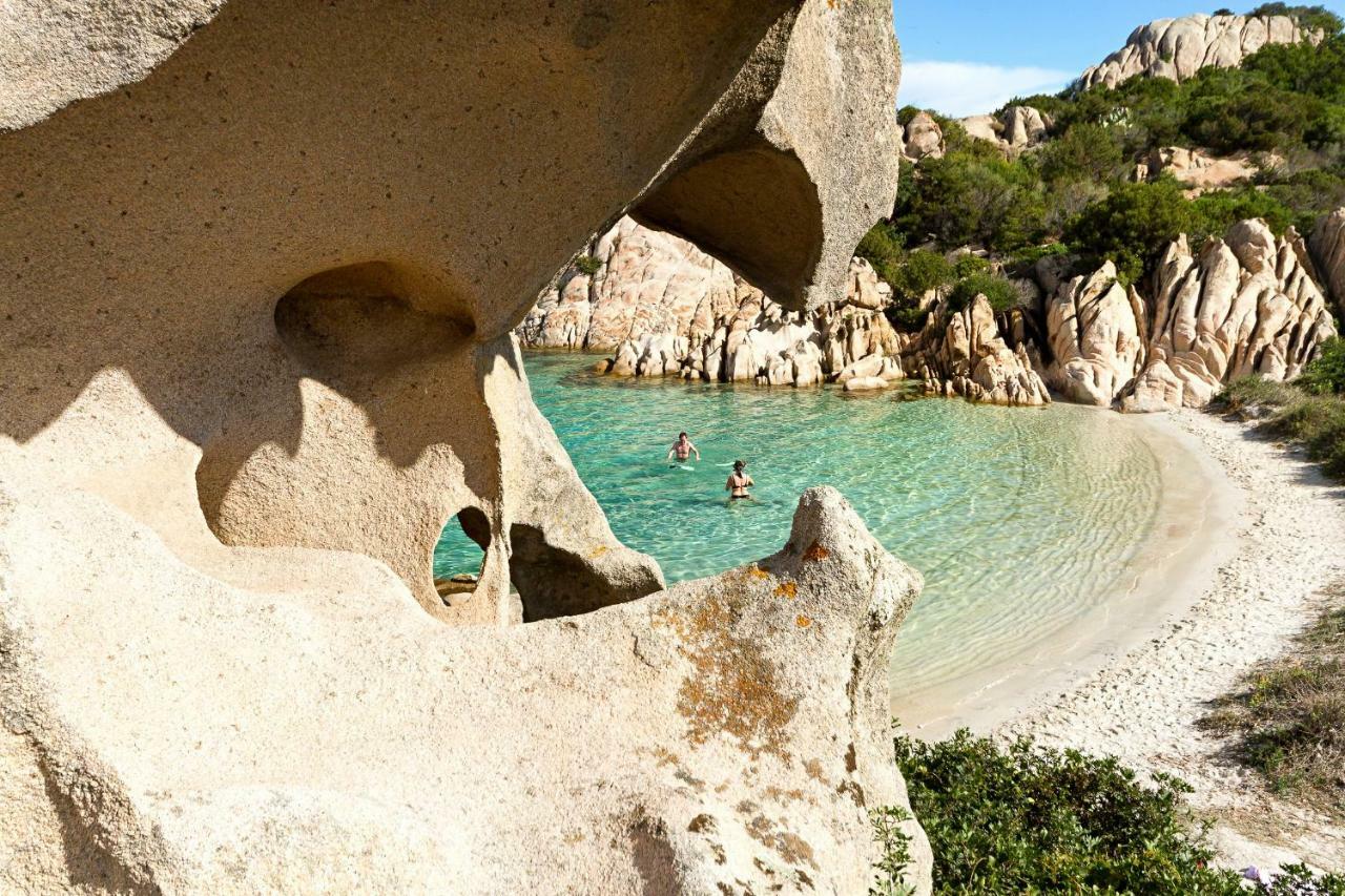 Residence L'Ea Di Lavru - Appartamenti Mono-Bilo-Trilocali 포르토산파울로 외부 사진