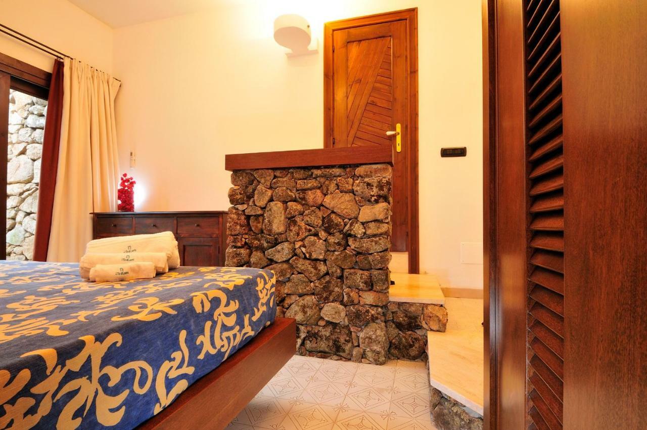 Residence L'Ea Di Lavru - Appartamenti Mono-Bilo-Trilocali 포르토산파울로 외부 사진