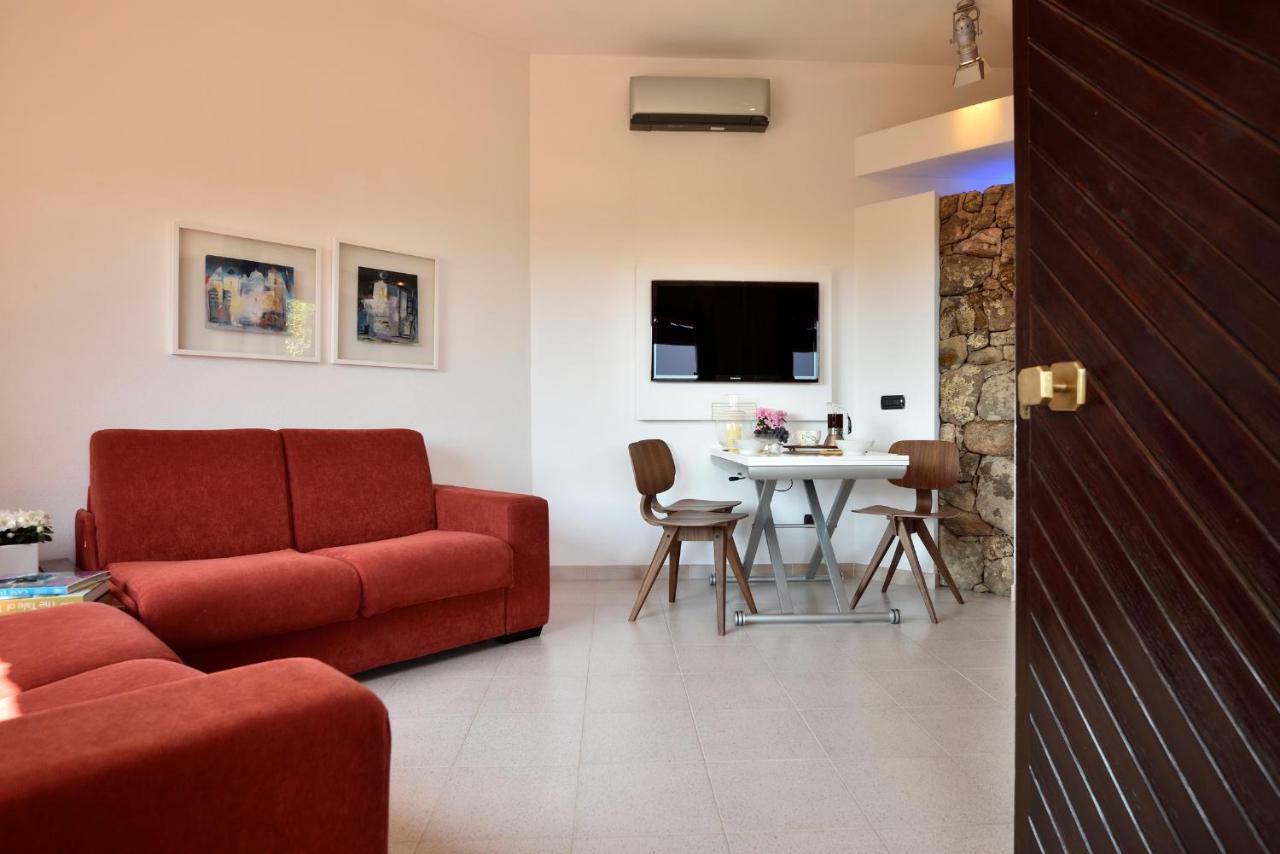 Residence L'Ea Di Lavru - Appartamenti Mono-Bilo-Trilocali 포르토산파울로 외부 사진